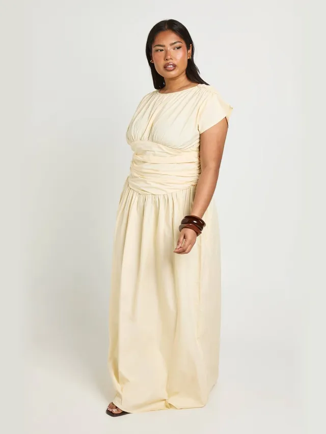 boohoo Dames Plus Maxi Jurk Met Getailleerd Detail En Rimpeleffect Citroen