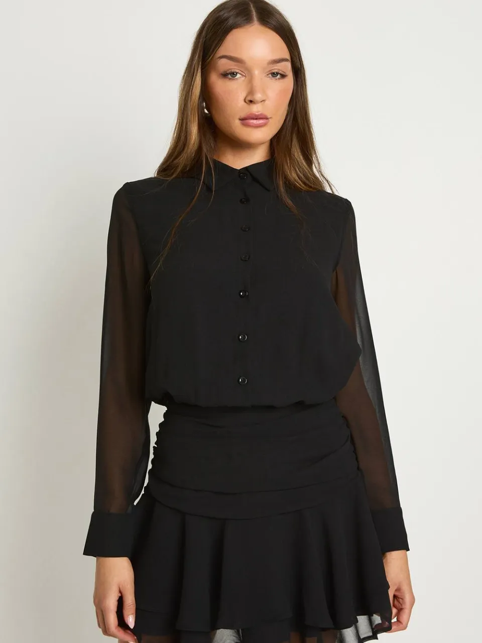 boohoo Dames Chiffon gedrapeerde mini shirtjurk zwart, foto 3