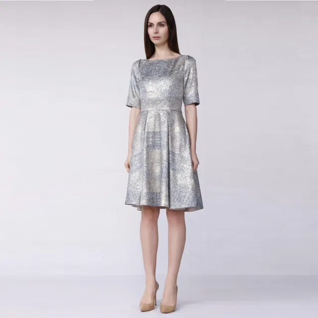Smart & Joy Gebogen en wijd uitlopende cocktailjurk in Jacquard Veelkleurig