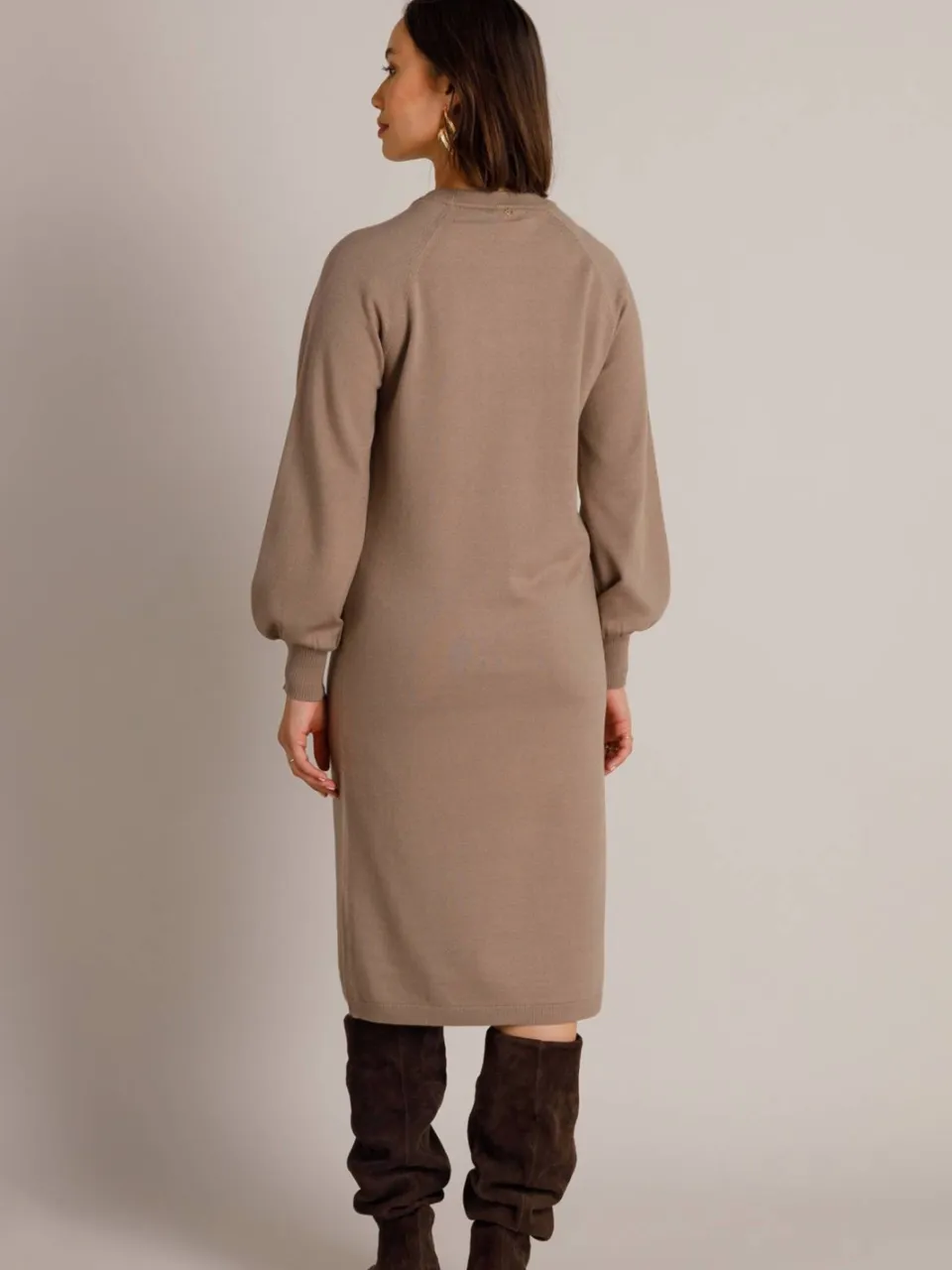 Yest gebreide midi jurk met ceintuur - taupe, foto 3