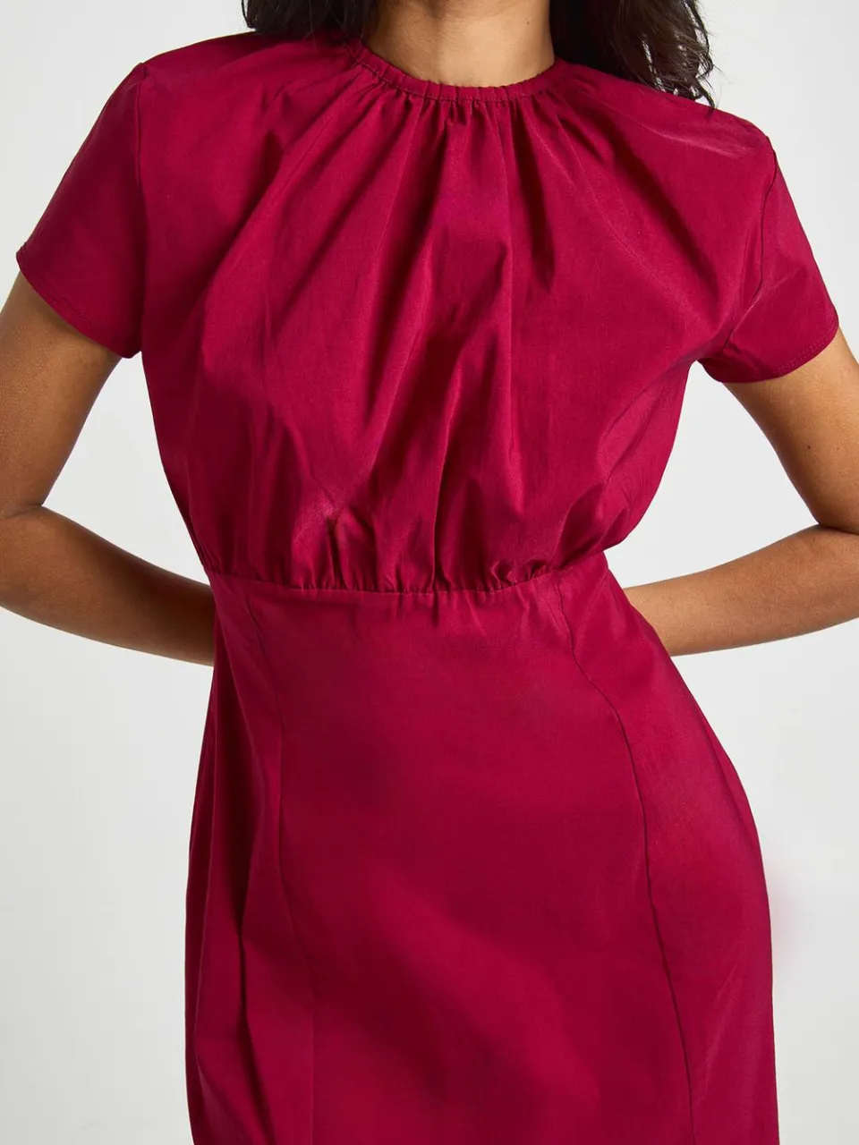 boohoo Dames Mini Jurk met Gerimpeld Detail kersen, foto 3