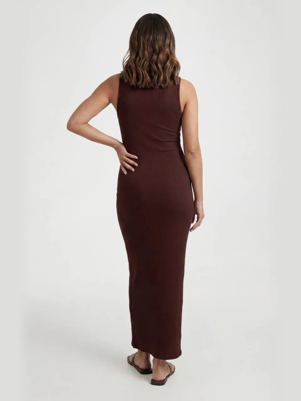 boohoo Dames Zwangerschaps Geribbelde Maxi Jurk Met Ronde Hals chocoladebruin, foto 2
