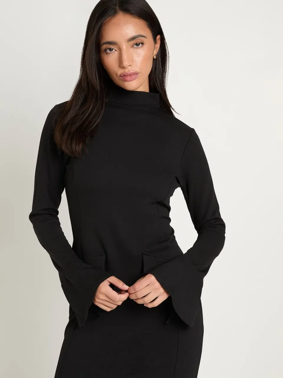 boohoo Dames Crepe Mini-jurk Met Hoge Hals En Zakdetail zwart, foto 2