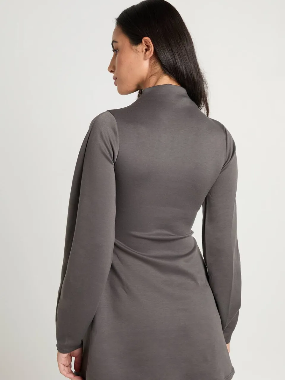 boohoo Dames Shift-jurk Met Aangewerkte Hals En Ceintuur houtskool, foto 3