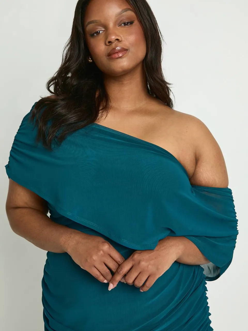 boohoo Dames Plus Mesh Off-shoulder Geplooid Mini-jurkje groenblauw, foto 3