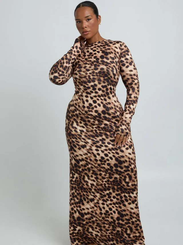boohoo Dames Plus Toonkleurige Dierenprint Lange Mouwen Maxi Jurk Chocoladebruin