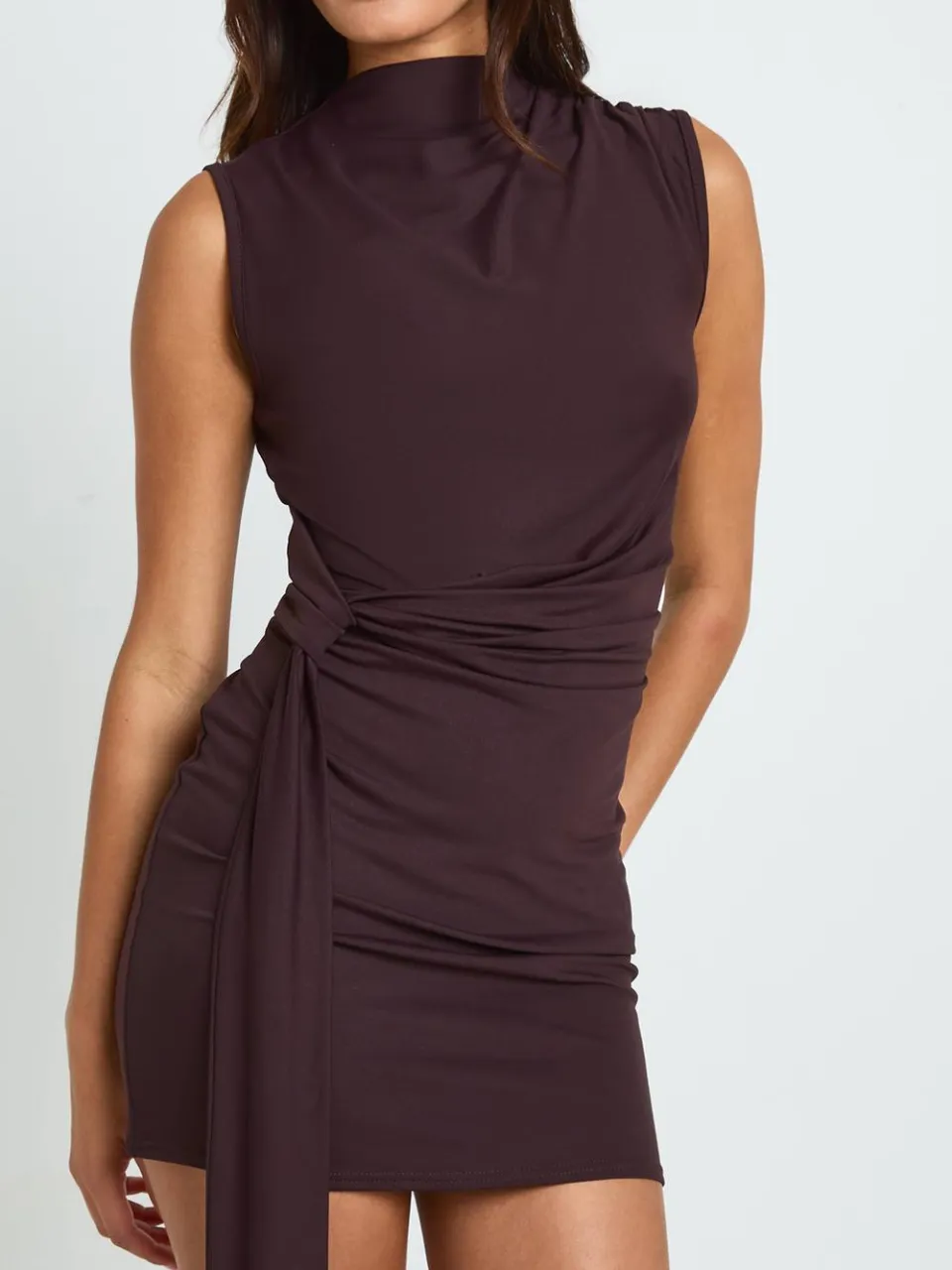 boohoo Dames Superzachte Mini-jurk Met Knoopdetail In De Taille chocoladebruin, foto 4