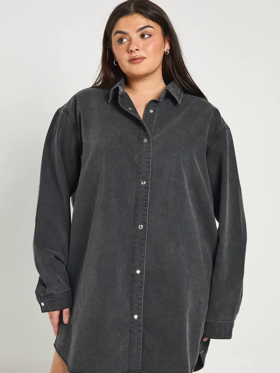 boohoo Dames Plus Oversized Denim Jurk Met Overhemdmodel, foto 3