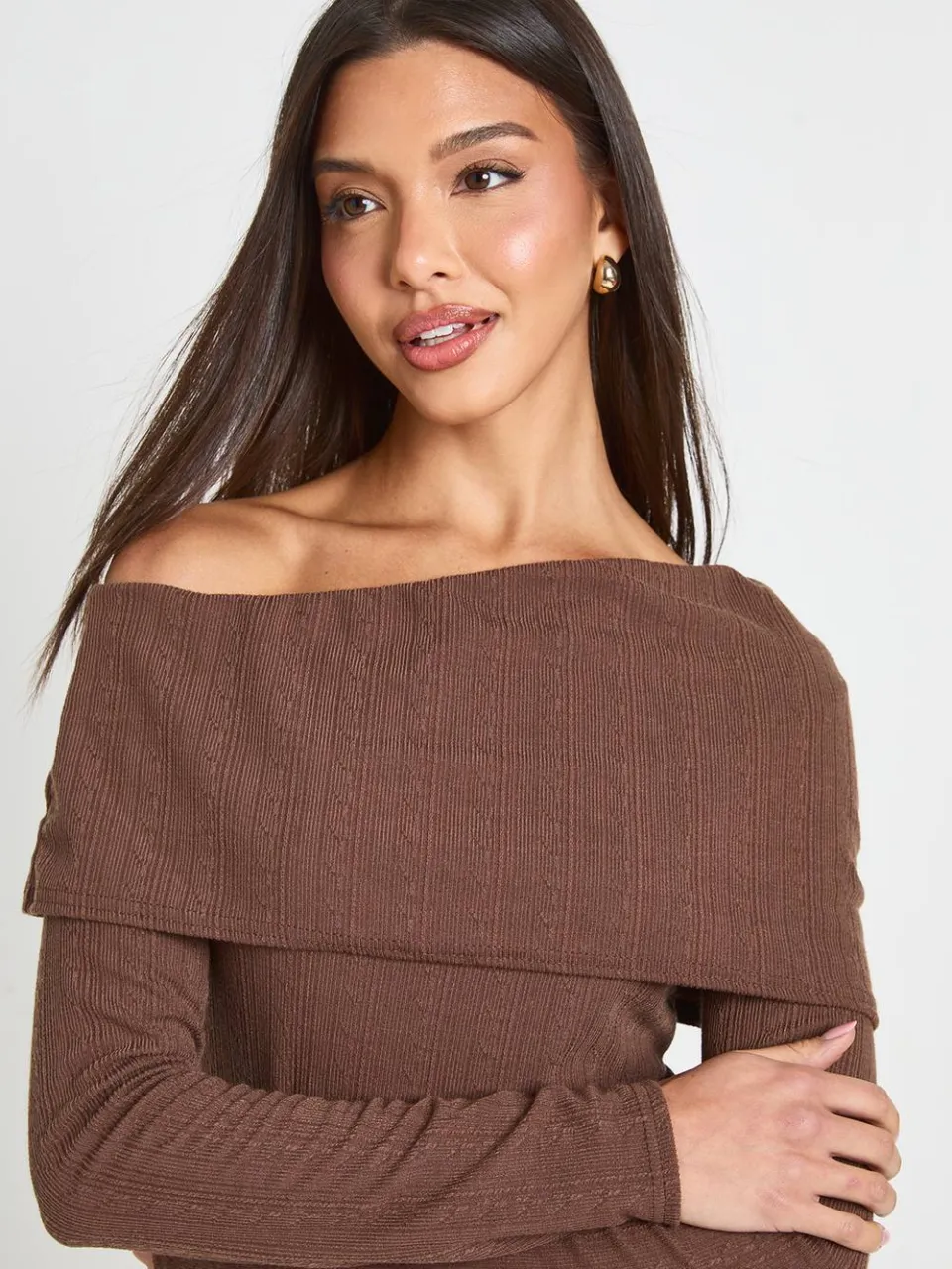 boohoo Dames Geribbelde Jurk Met Crinkle Structuur En Bardot Halslijn chocoladebruin, foto 4
