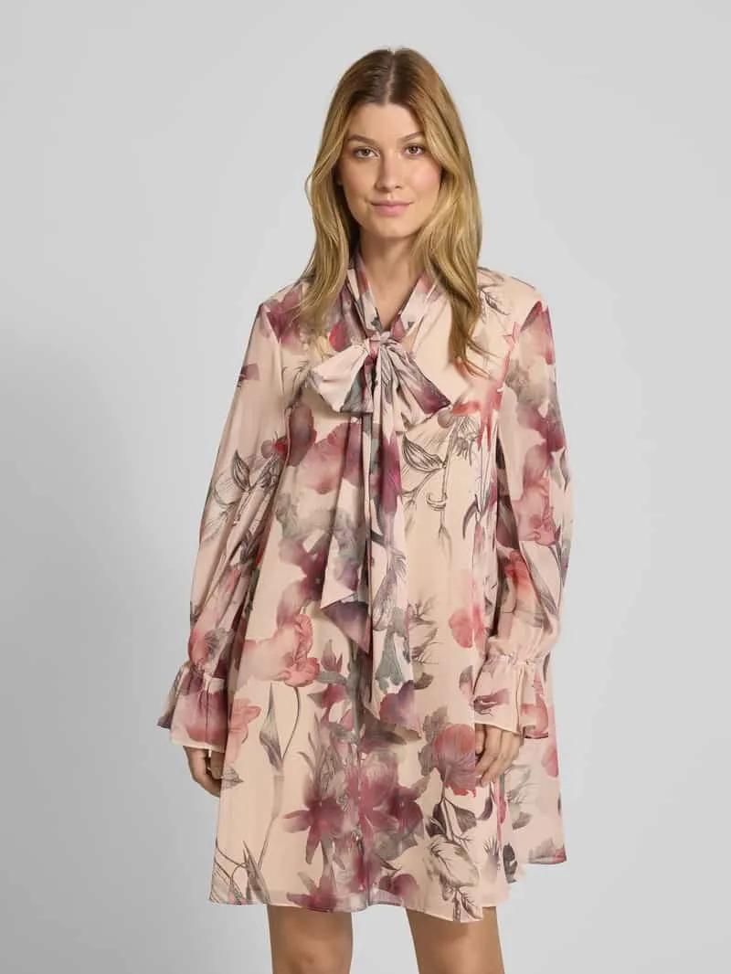 V by Vera Mont Cocktailjurk met strik Roze
