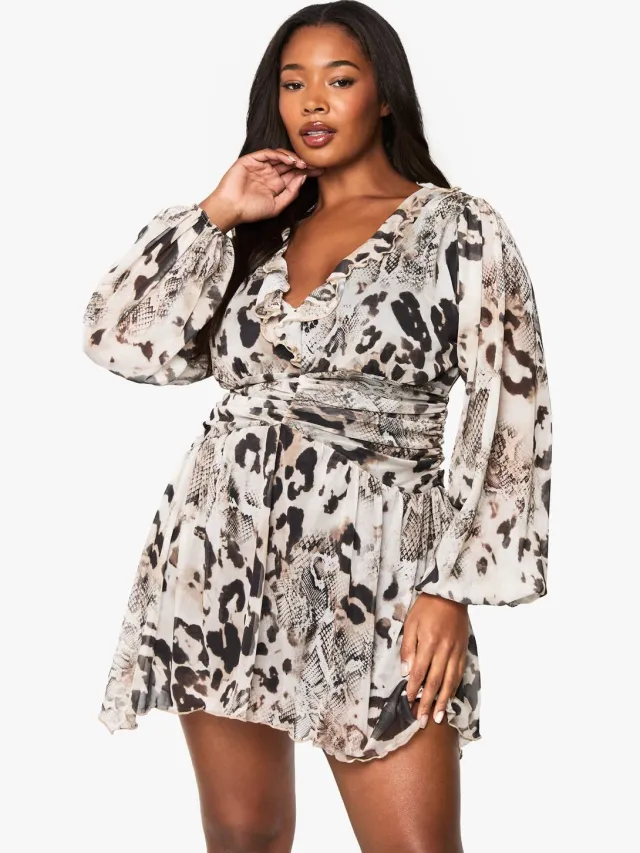 boohoo Dames plus animal print mesh ruffle skater jurk Steen