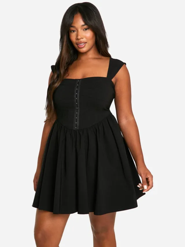 boohoo Dames Plus Geweven Stretch Corset Detail Korte Mouwen Zwevende Mini-Jurk Zwart