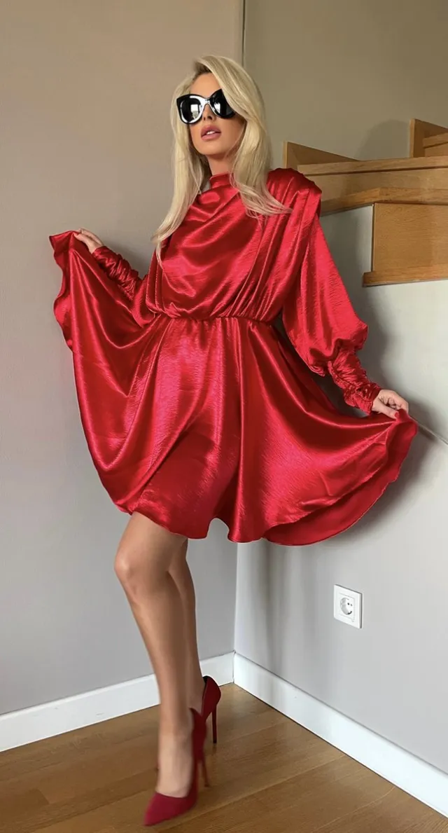 sirmaza Jurk/met schoudervulling/rood/SIRMAZA