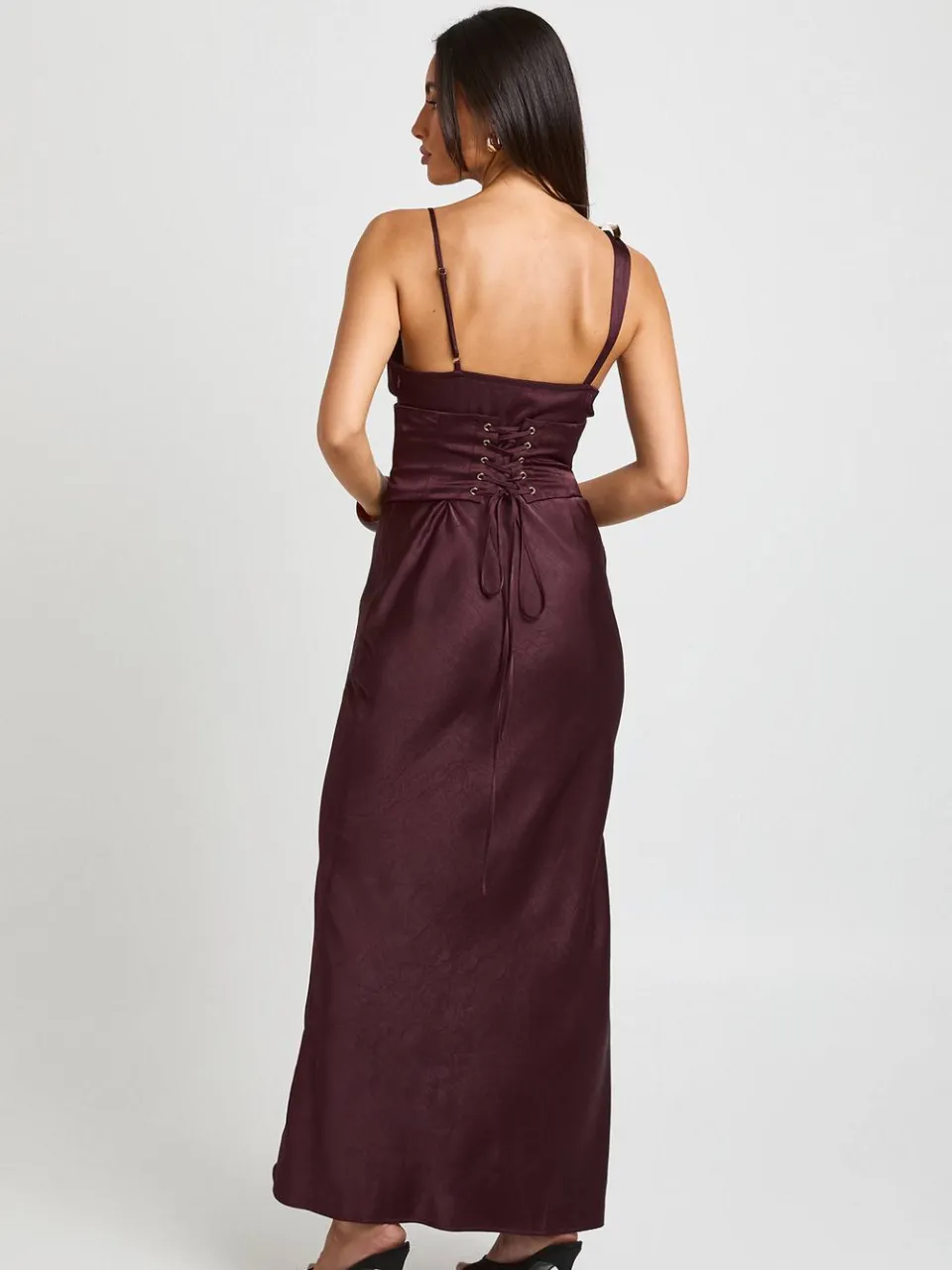boohoo Dames Maxi Jurk Met Corset Detail In Getextureerd Satijn chocoladebruin, foto 2