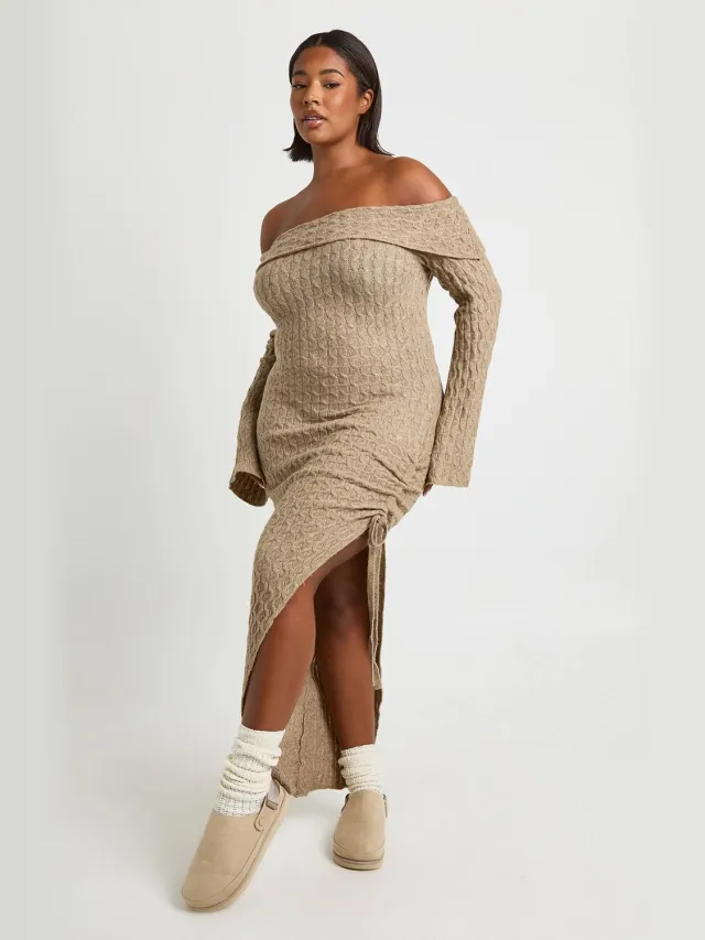 boohoo Dames Plus Soft Cable Asymmetrische Zoom Bardot Maxi Jurk Mokka