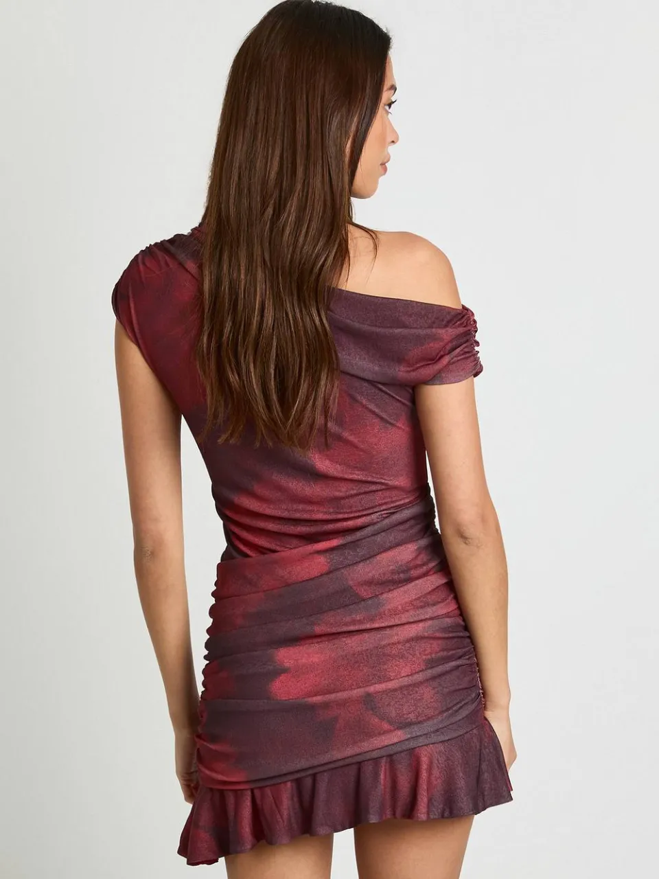 boohoo Dames Vervaagde bloemenprint asymmetrische geruched mini-jurk rood, foto 2