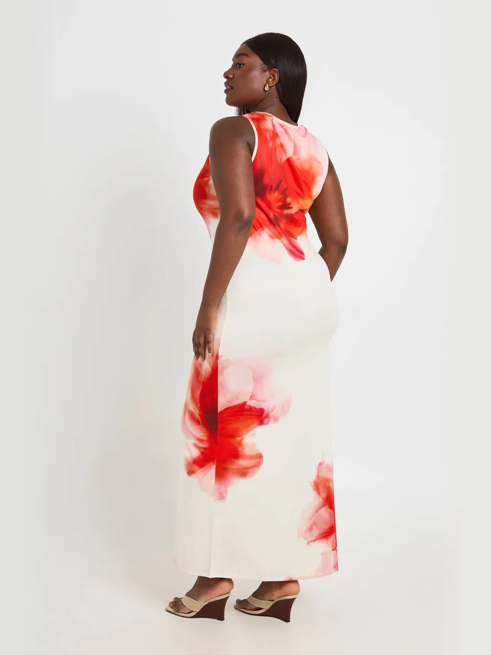 boohoo Dames Plus Bloemenprint Maxi Jurk Met Ronde Hals crème, foto 2