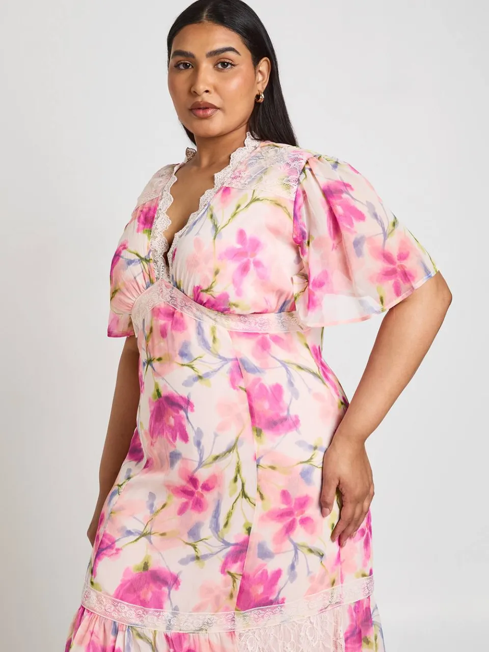 boohoo Dames Plus Bloemen Chiffon Maxi Jurk Met Kanten Rand roze, foto 3