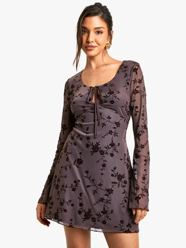 boohoo Dames Mesh Tie Front Flare Sleeve Mini Dress Chocoladebruin