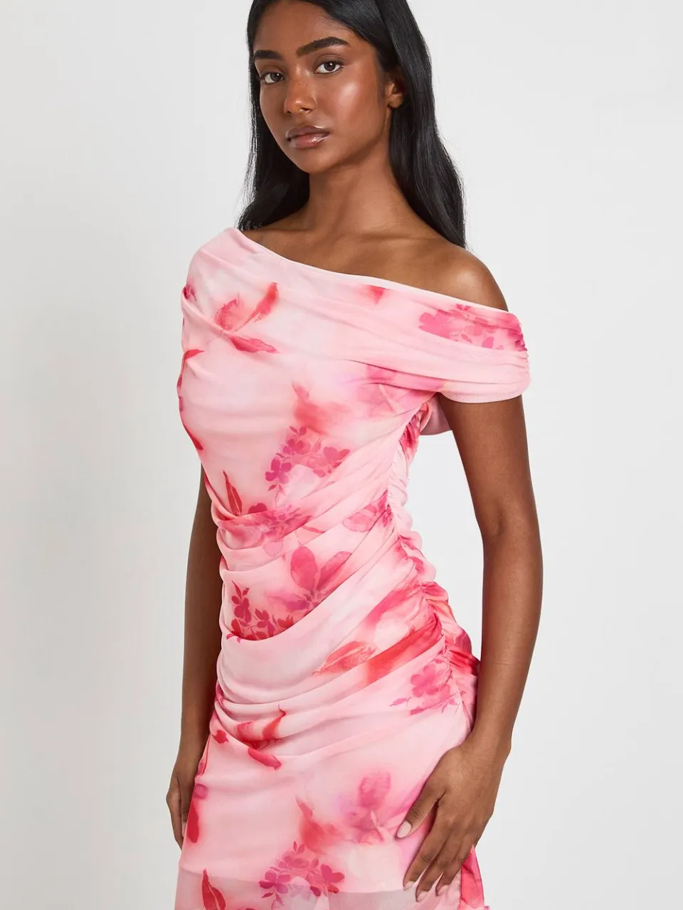 boohoo Dames Mini-jurk Met Bloemenprint En Plooien pastelroze, foto 3