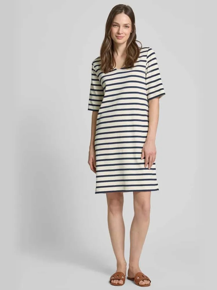 LANIUS Knielange T-shirtjurk met V-hals offwhite, foto 3