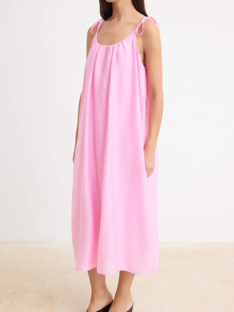 Trendyol TRENDYOLMİLLA Dames Roze Effen Maxi Mouwloos Casual Recht Jurken, foto 2