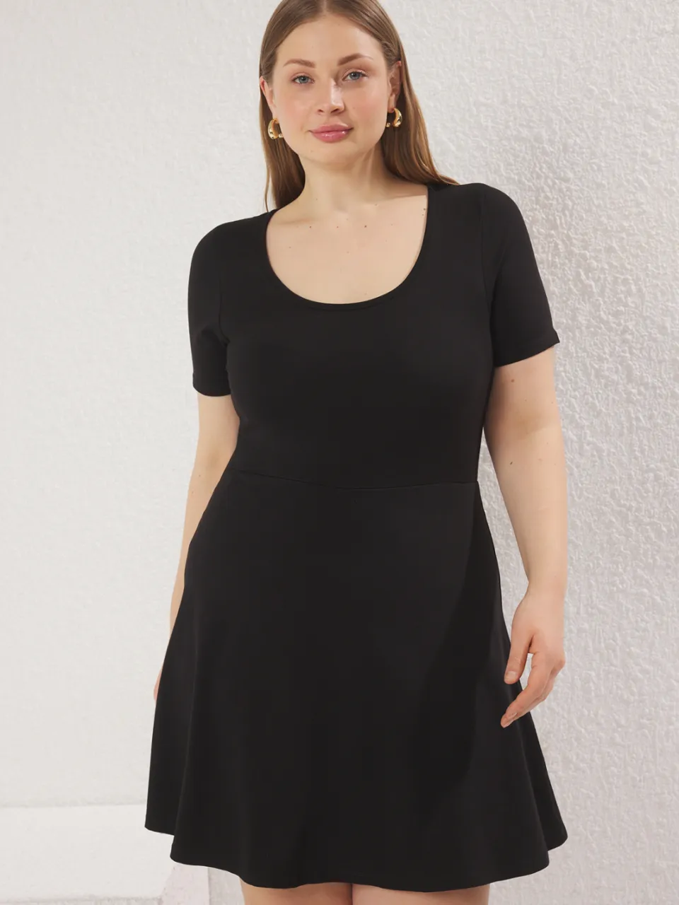 Trendyol Curve Dames Zwart Effen Kort / Mini Kort Casual Skater Grote maten Jurk