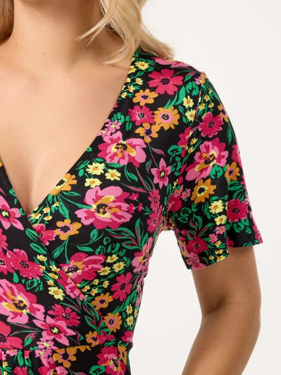 Yours Zwarte En Roze Wikkeljurk Met Bloemenprint, foto 3
