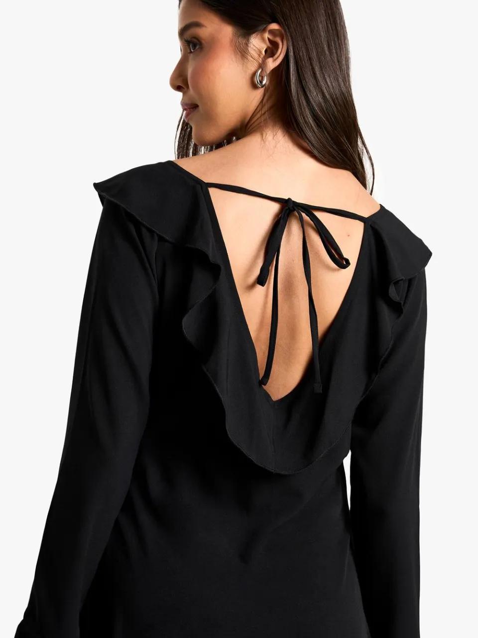 boohoo Dames Textuurvolle Ruffle Lange Mouw Midaxi Jurk zwart, foto 3