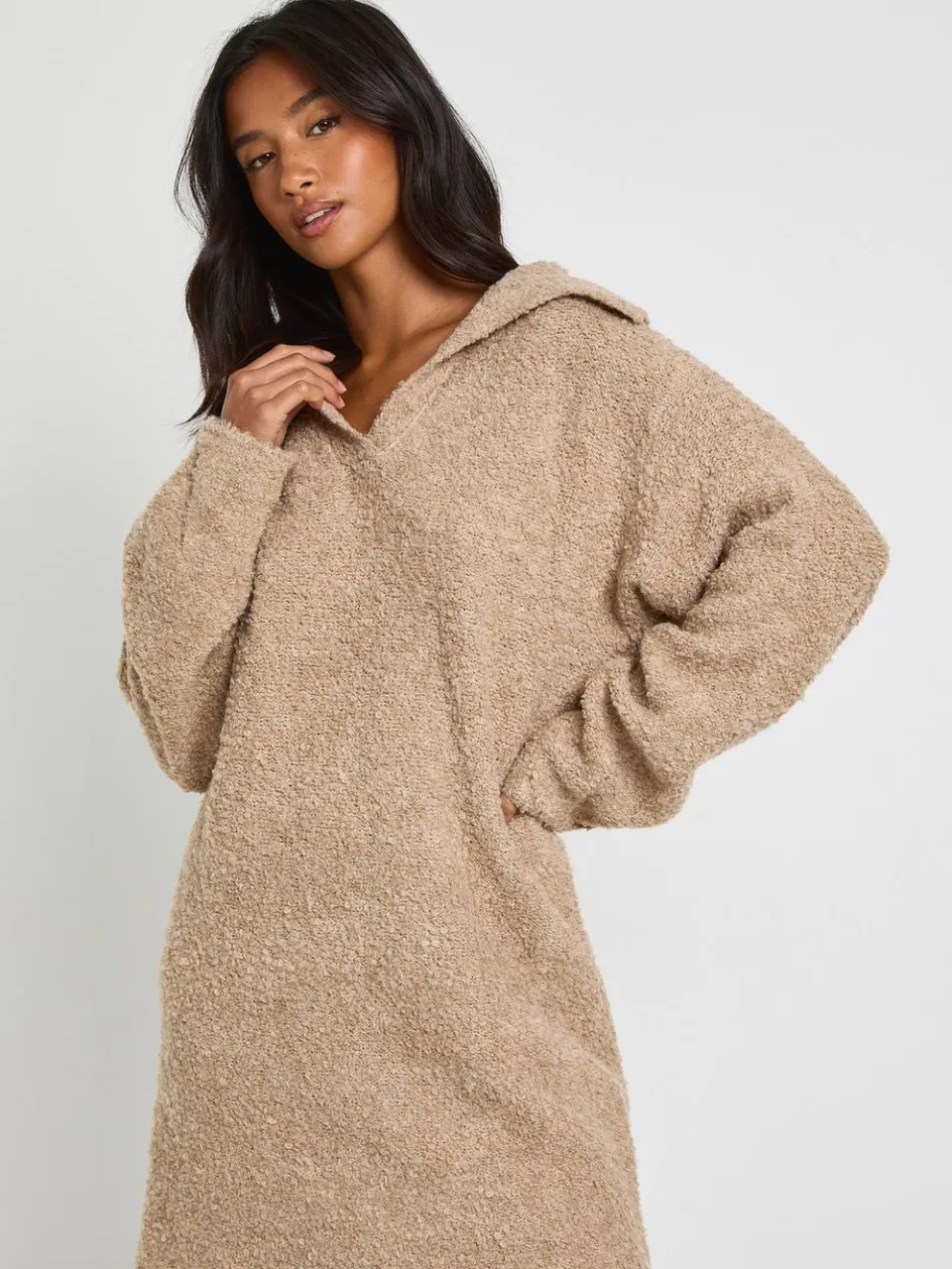 boohoo Dames Petite Borg Oversized Kraagdetail Mini Jurk camel, foto 2