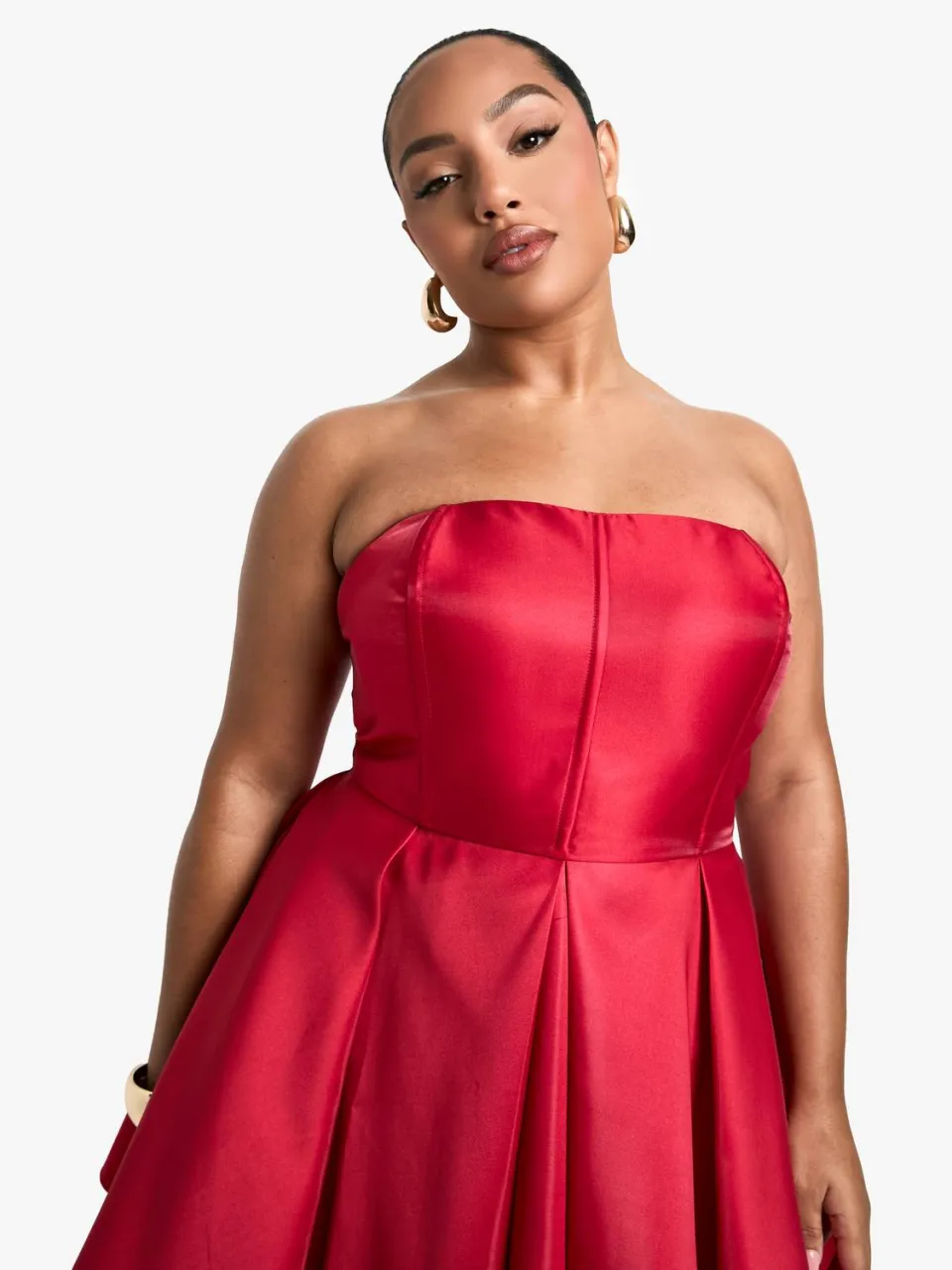 boohoo Dames Plus Bandeau geplooide skaterjurk rood, foto 2