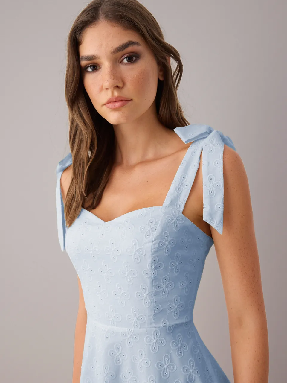Trendyol TRENDYOLMİLLA Dames Blauw Effen Midi Mouwloos Casual Skater Jurken, foto 2