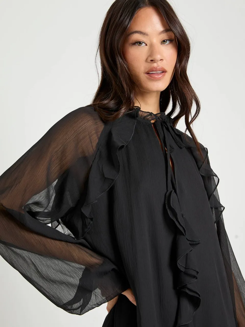 boohoo Dames Lange Chiffon Ruffle Smock Jurk zwart, foto 4