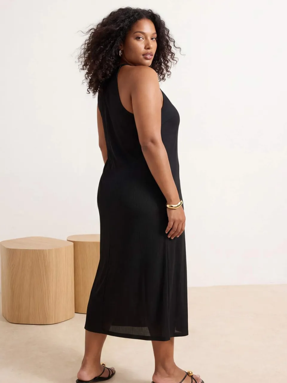 Trendyol Curve Dames Zwart Effen Midi Mouwloos Casual Recht Grote maten Jurk, foto 2