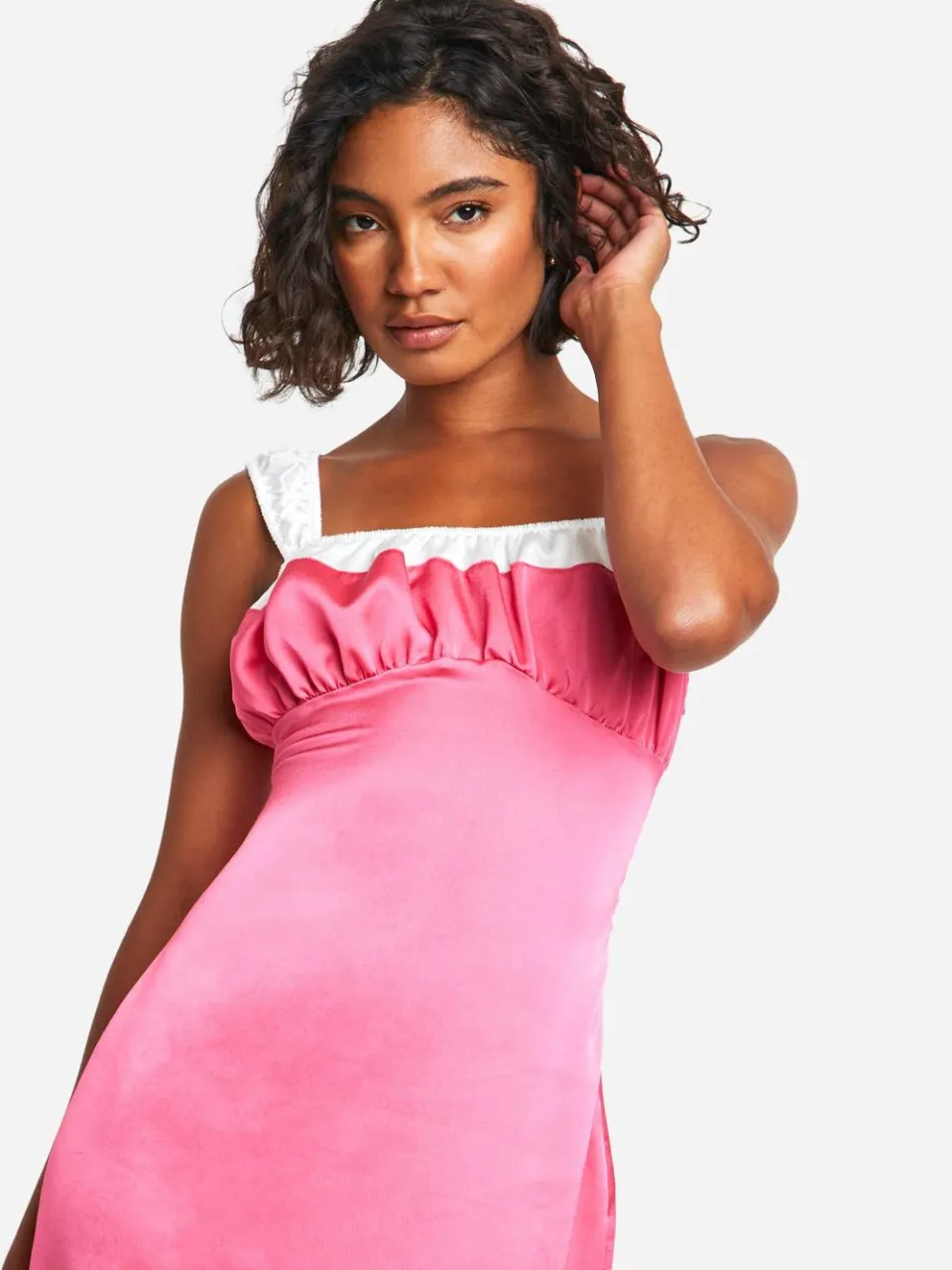 boohoo Dames Lange satijn contrastdetail midaxi jurk roze, foto 4