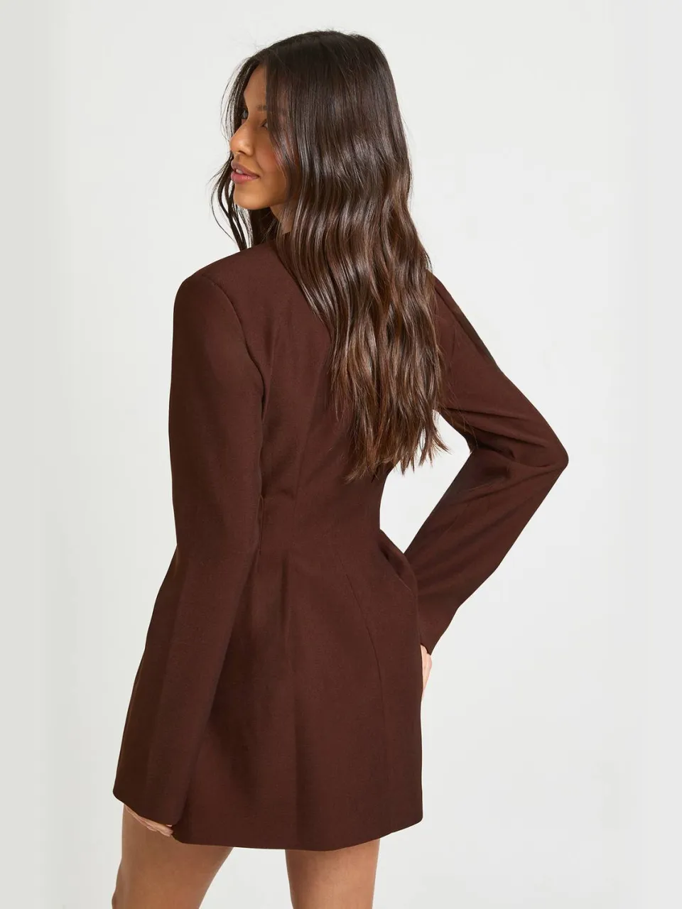 boohoo Dames Lange Mouwen Kraagloze Getailleerde Mini Jurk chocoladebruin, foto 2