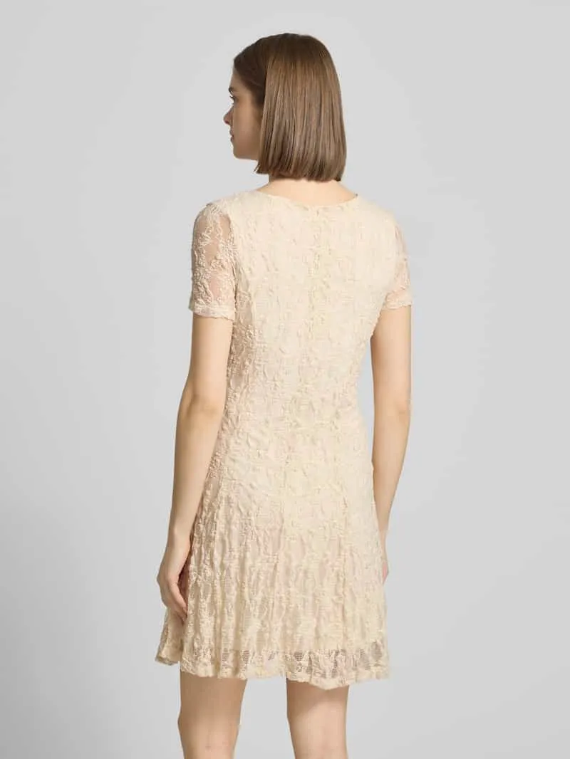 Only slim fit mini-jurk van kant model 'ALBINA' ecru, foto 3