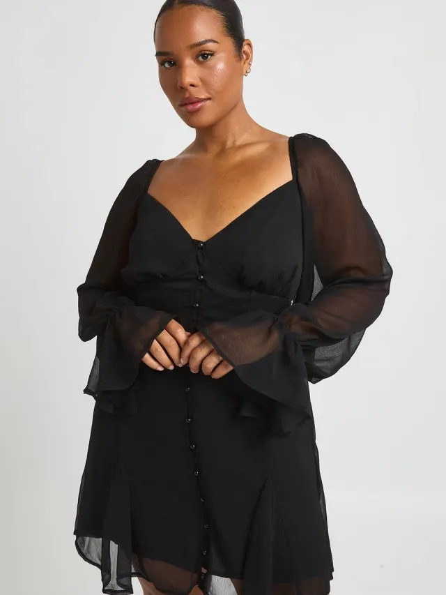 boohoo Dames Plus Getextureerde Chiffon Godet Zoom Mini Jurk Zwart