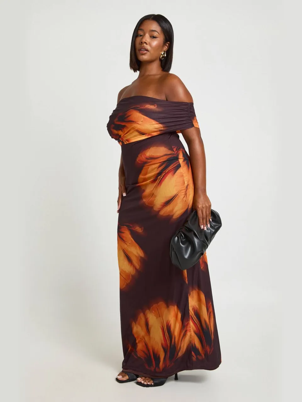 boohoo Dames Plus Asymmetrische Bloemen Mesh Maxi Jurk chocoladebruin, foto 3