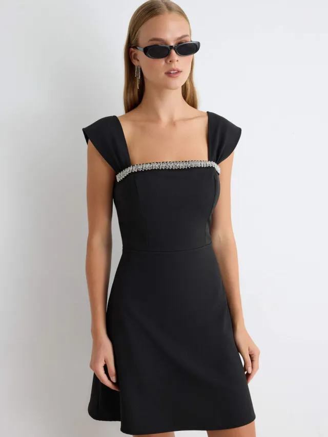 Trendyol TRENDYOLMİLLA Dames Zwart Effen Kort / Mini Kort A-lijn Jurken