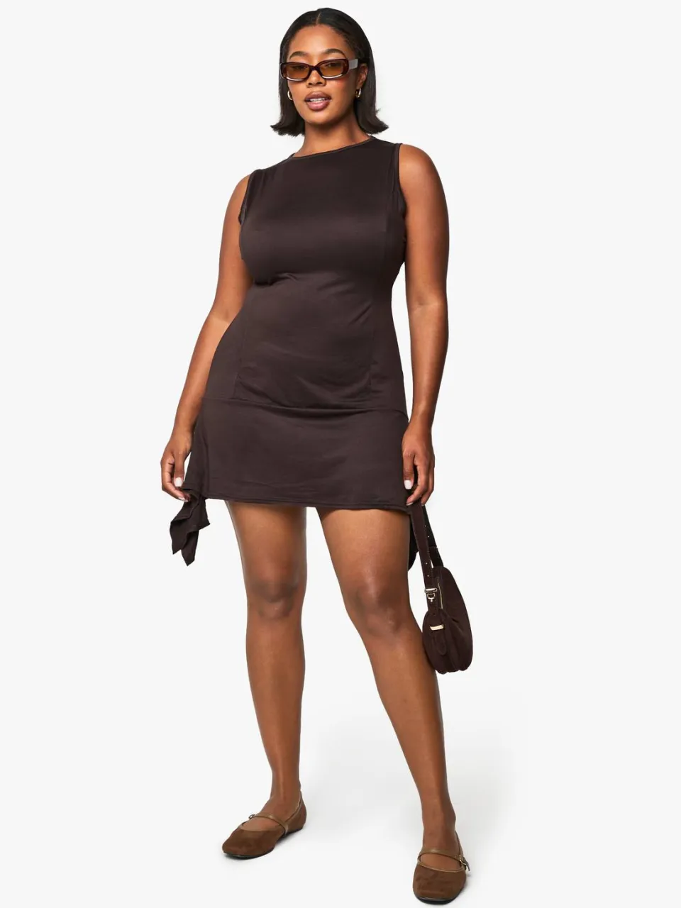 boohoo Dames PLUS SUPERSOFT HANKY HEM SHIFT JURK Chocoladebruin