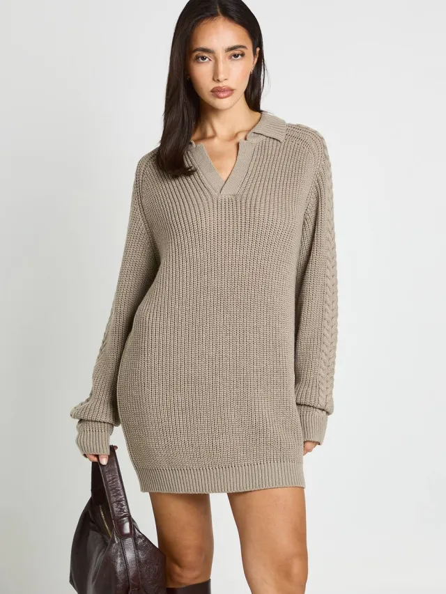 boohoo Dames Grofgebreide Trui-jurk Met Kraag En V-hals Taupe