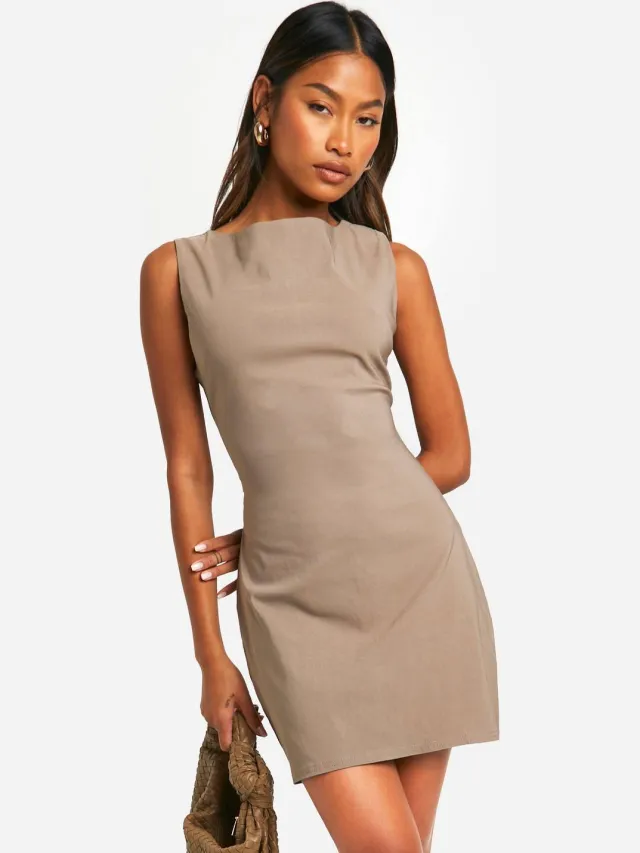 boohoo Dames Bengaline Slash Neck Fit & Flare Mini Jurk Mokka