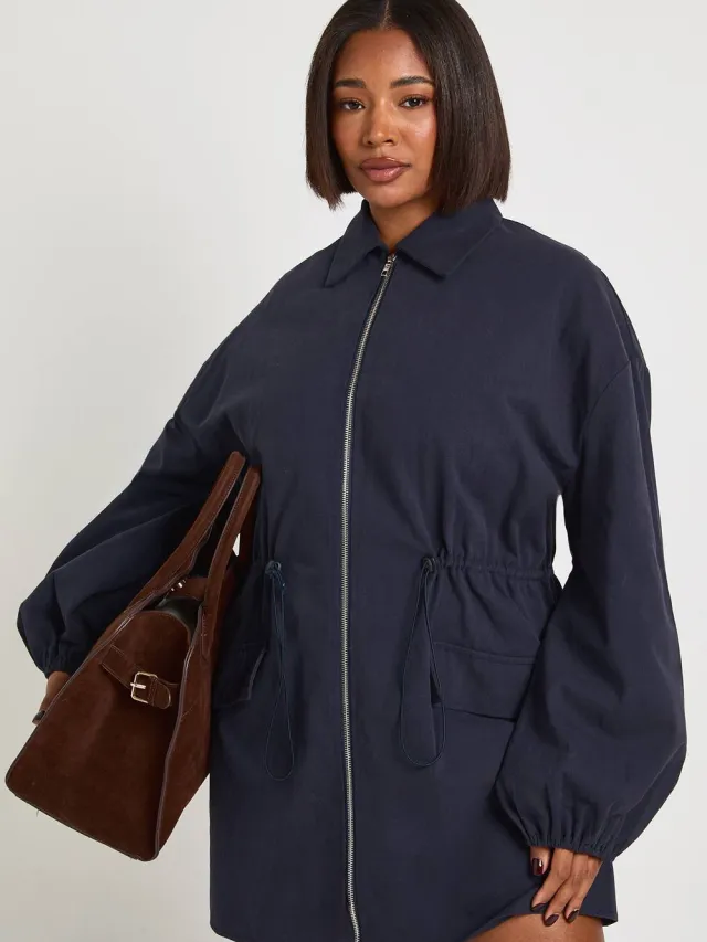 boohoo Dames Plus Katoenen Twill Getailleerde Taille Rits Utility Jurk marineblauw, foto 2