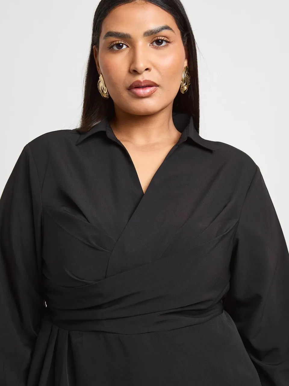 boohoo Dames Plus Overslag Voorkant Blousejurk zwart, foto 4