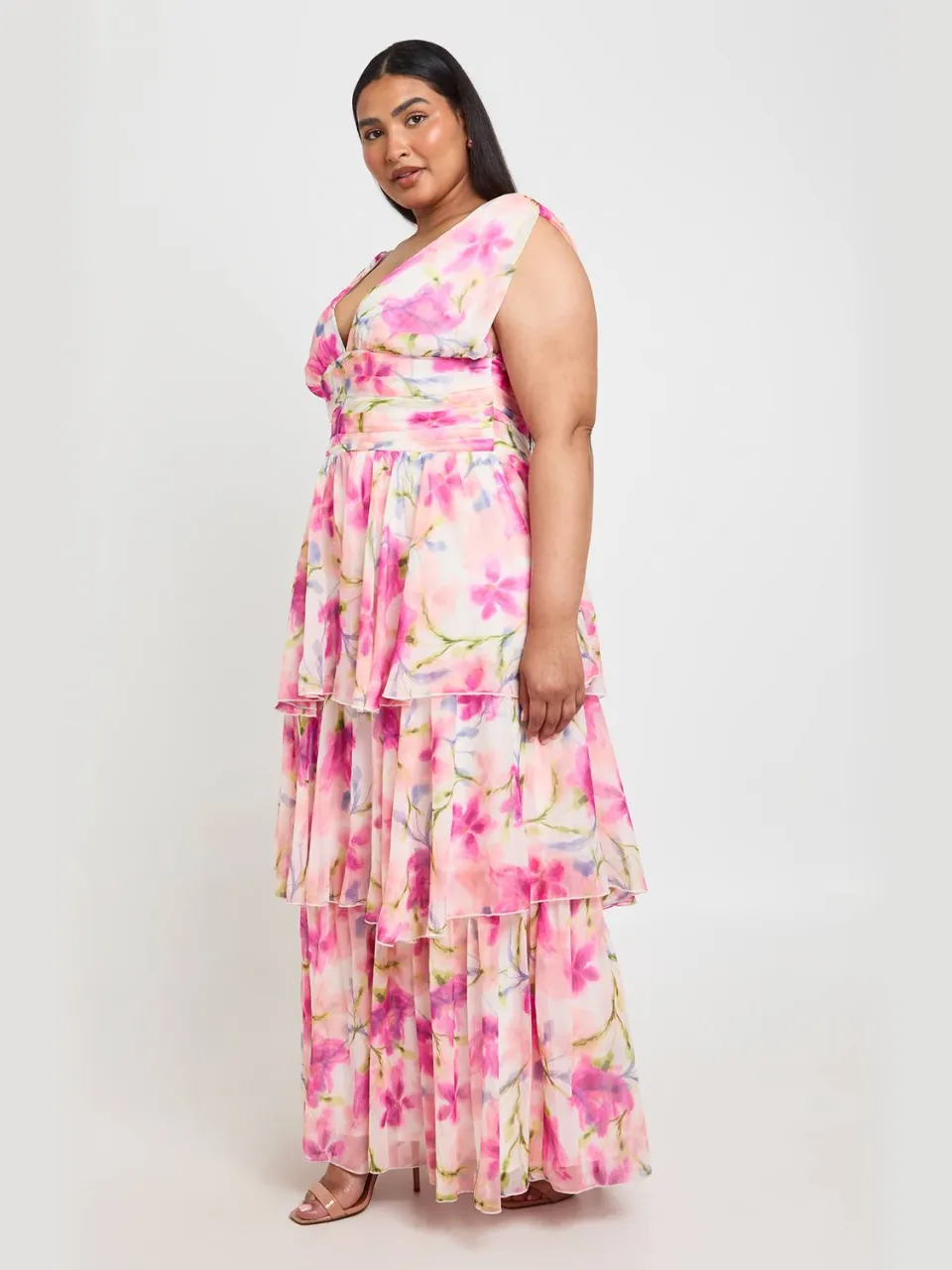 boohoo Dames Plus Chiffon Maxi Jurk Met Gelaagde Bloemenprint En Diepe V-hals roze, foto 3