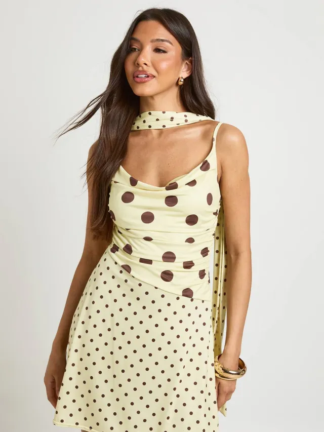 boohoo Dames Mini-jurk Met Tonale Polkadot En Sjaalachtig Detail Citroen