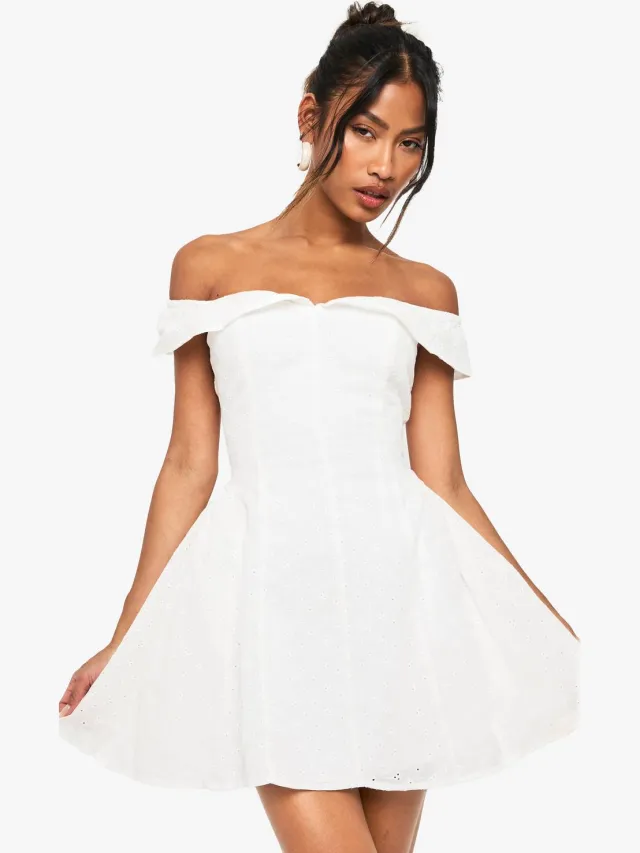 boohoo Dames Broderie Bardot Gestructureerde Skaterjurk Wit