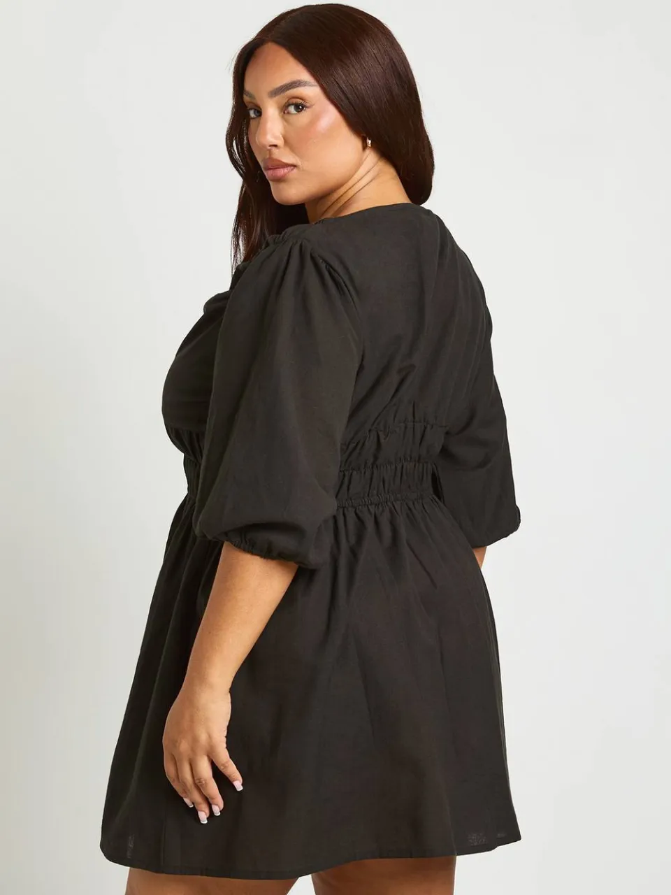 boohoo Dames Plus Linnen-look Jurk Met Pofmouwen En Gerimpelde Taille zwart, foto 2