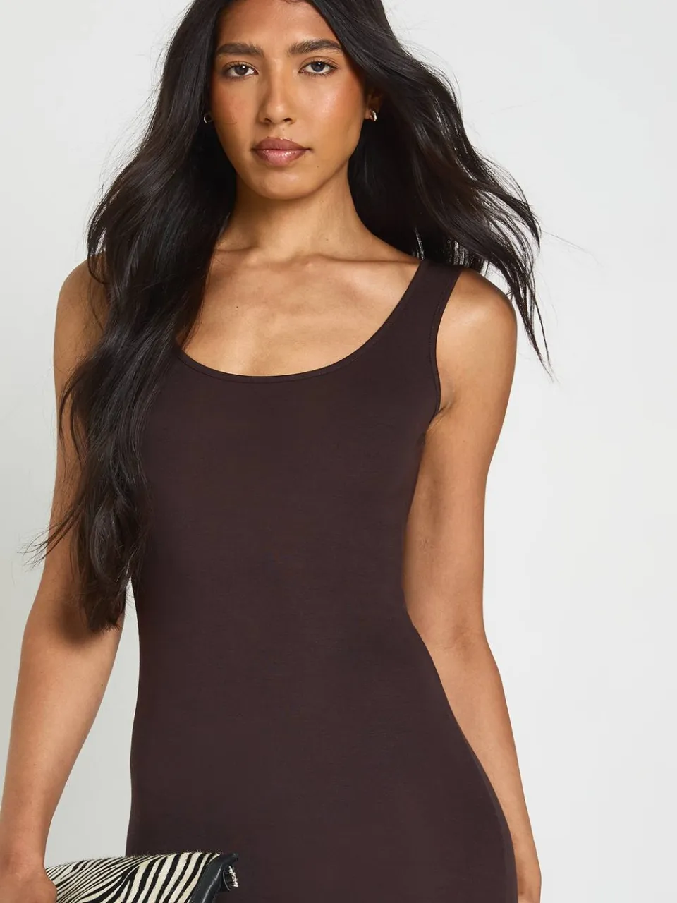 boohoo Dames Tall Basic Maxi Jurk Met Ronde Hals chocoladebruin, foto 2